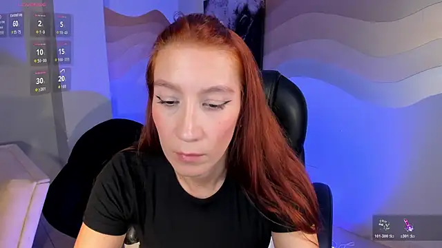 Snapshot of MiaFarrell_ chatting on 10/31/25, 07:15 MiaFarrell online show from 10/31/25, 07:15