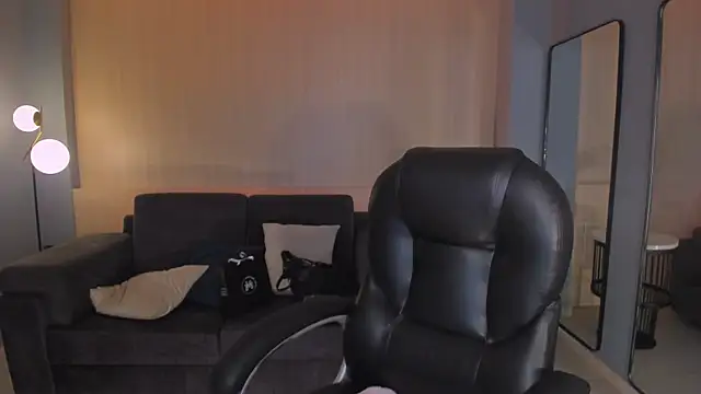 MiaFarrell  online show from 06/11/26, 05:33