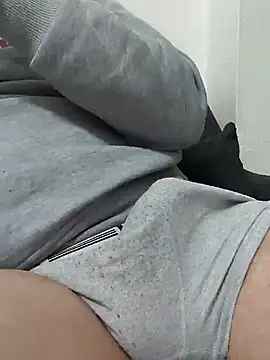 Snapshot of mertBy chatting on 12/18/24, 10:46 mertBy online show from 12/18/24, 10:46