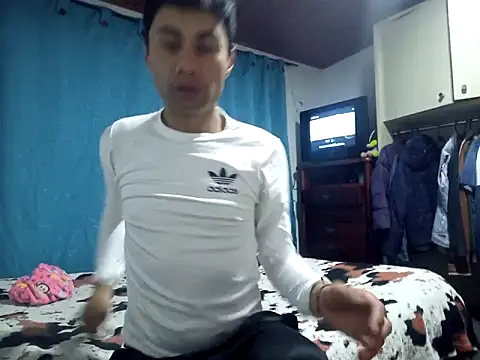 Snapshot of 1418edwar chatting on 09/21/25, 02:57 1418edwar online show from 09/21/25, 02:57