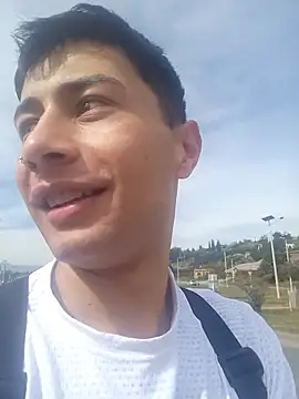 Snapshot of 1418edwar chatting on 11/05/25, 01:44 1418edwar online show from 11/05/25, 01:44