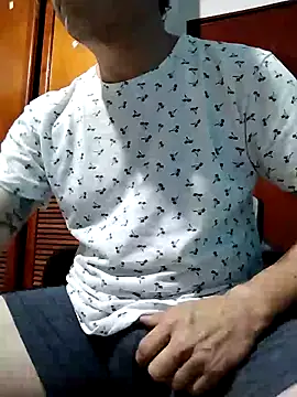 Bombi22 online show from 12/19/24, 02:34