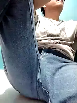 Bombi22 online show from 12/20/24, 05:14