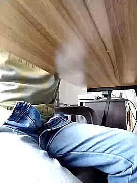 Bombi22 online show from 12/31/24, 03:42