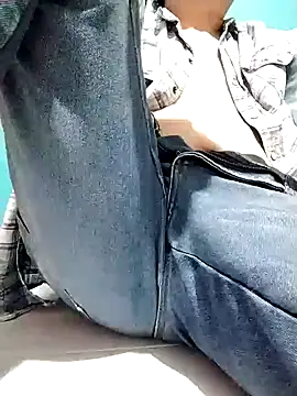 Bombi22 online show from 01/30/25, 04:16