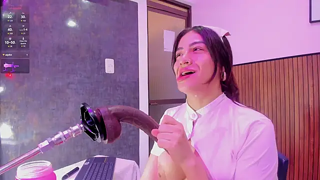 Snapshot of violett_collins_ chatting on 02/20/26, 04:31 violett collins online show from 02/20/26, 04:31