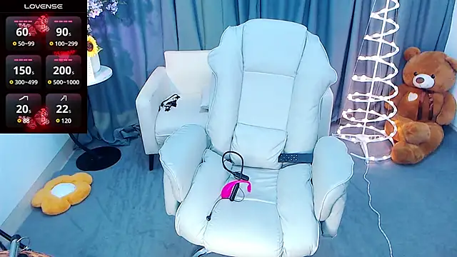 Snapshot of juzi1213 chatting on 03/11/25, 01:34 juzi1213 online show from 03/11/25, 01:34