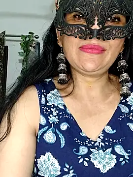 Snapshot of sexy_bhabhi69 chatting on 05/05/26, 05:43 sexy bhabhi69 online show from 05/05/26, 05:43