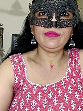 Snapshot of sexy_bhabhi69 chatting on 06/08/26, 08:37 sexy bhabhi69 online show from 06/08/26, 08:37