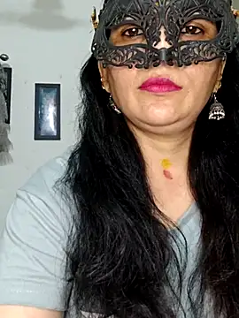 Snapshot of sexy_bhabhi69 chatting on 06/11/26, 08:23 sexy bhabhi69 online show from 06/11/26, 08:23