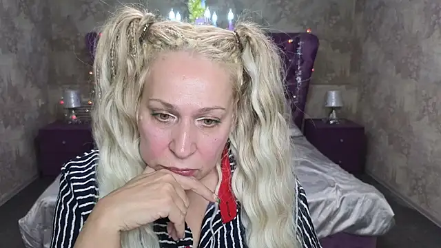 Snapshot of Penelope_Pinky chatting on 01/03/25, 02:51 Penelope Pinky online show from 01/03/25, 02:51