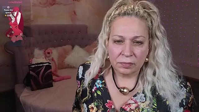 Snapshot of Penelope_Pinky chatting on 02/02/25, 02:34 Penelope Pinky online show from 02/02/25, 02:34