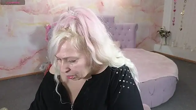 Penelope Pinky online show from 04/28/26, 11:37