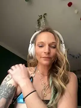 PrettiPluto online show from 01/10/25, 06:17