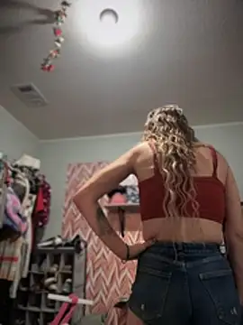 PrettiPluto online show from 12/14/25, 02:33