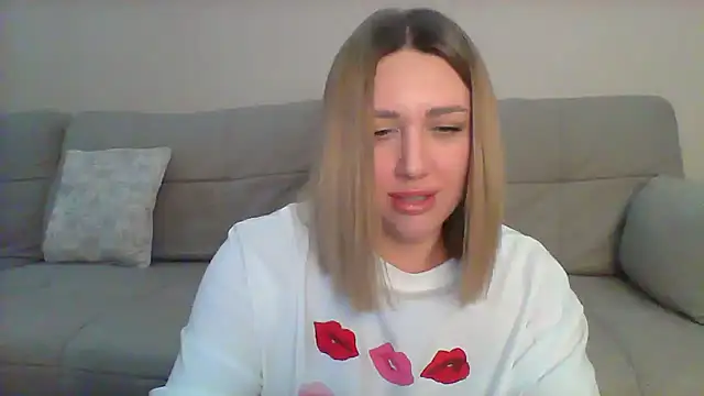 Snapshot of VickyLove047 chatting on 03/04/25, 10:13 VickyLove047 online show from 03/04/25, 10:13