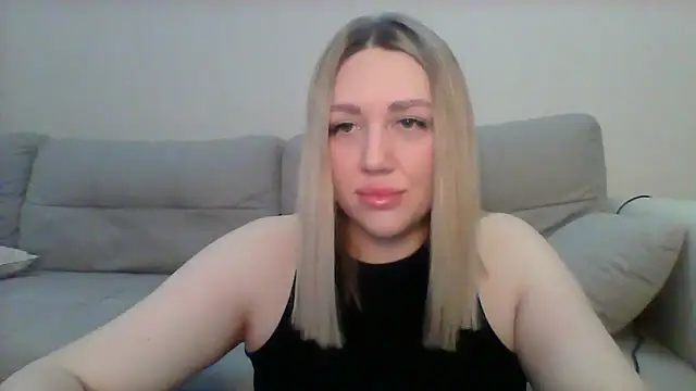 Snapshot of VickyLove047 chatting on 09/23/25, 05:21 VickyLove047 online show from 09/23/25, 05:21