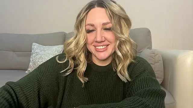 Snapshot of VickyLove047 chatting on 10/08/25, 04:48 VickyLove047 online show from 10/08/25, 04:48