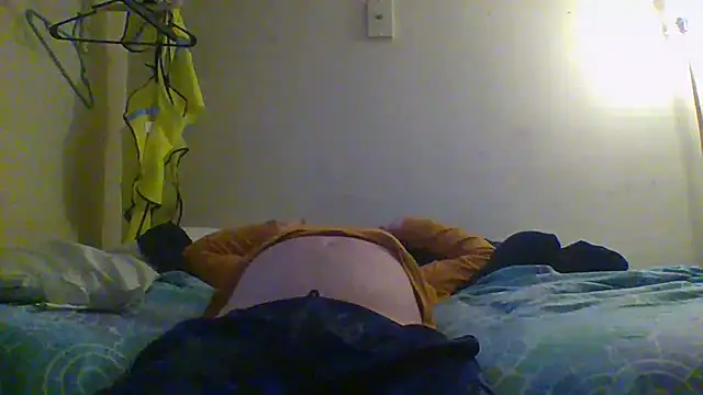 Snapshot of funsexgames chatting on 12/18/24, 01:45 funsexgames online show from 12/18/24, 01:45