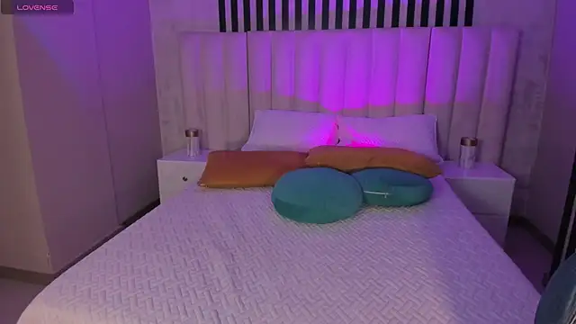 FernandaX1 online show from 10/24/25, 11:39