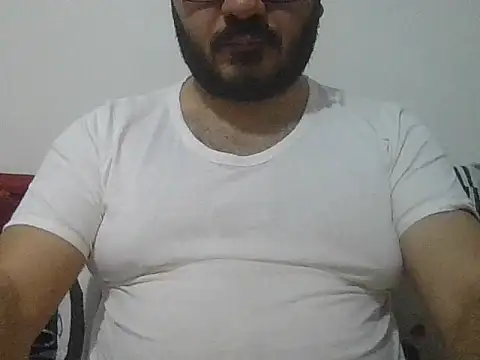Snapshot of UrfavSlaveBitch chatting on 02/01/26, 04:38 UrfavSlaveBitch online show from 02/01/26, 04:38