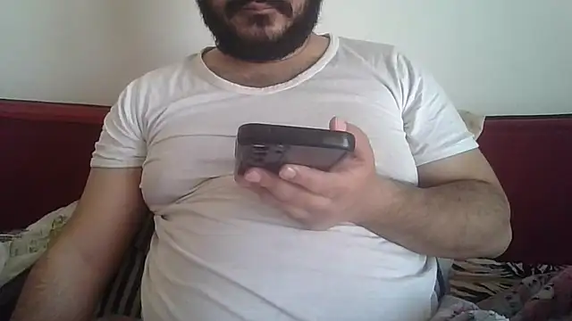 Snapshot of UrfavSlaveBitch chatting on 03/28/26, 10:37 UrfavSlaveBitch online show from 03/28/26, 10:37