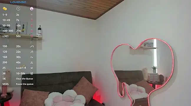 Adeellee  online show from 12/18/24, 12:29