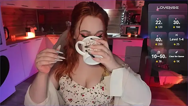 Snapshot of Flower_Camellia77 chatting on 12/17/24, 08:32 Flower Camellia77 online show from 12/17/24, 08:32