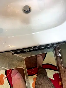 Snapshot of hamoo23p chatting on 03/10/26, 01:21 hamoo23p online show from 03/10/26, 01:21