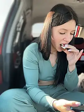 JulliaVegas online show from 02/25/25, 05:41