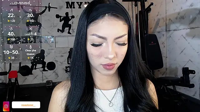 Snapshot of antonellaroux chatting on 07/11/26, 04:04 antonellaroux online show from 07/11/26, 04:04