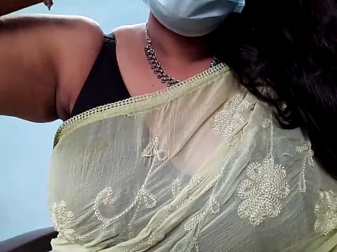 Snapshot of Tamilsathya2024 chatting on 01/11/25, 03:44 Tamilsathya2024 online show from 01/11/25, 03:44