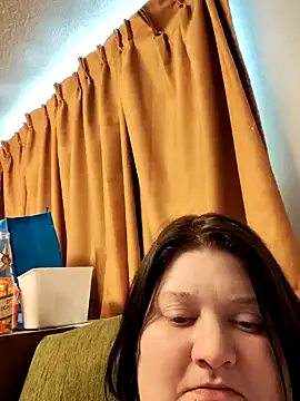 Snapshot of chrissybear84 chatting on 12/14/24, 06:20 chrissybear84 online show from 12/14/24, 06:20