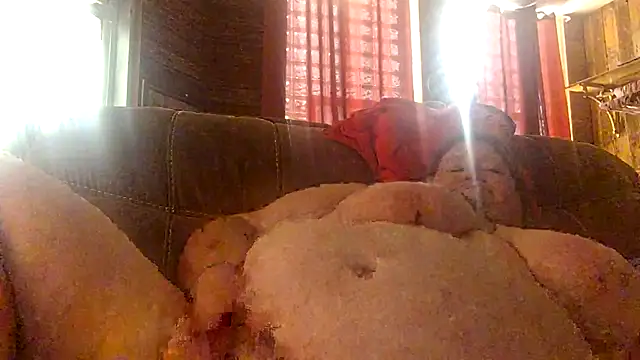 chrissybear84 online show from 06/25/26, 07:29