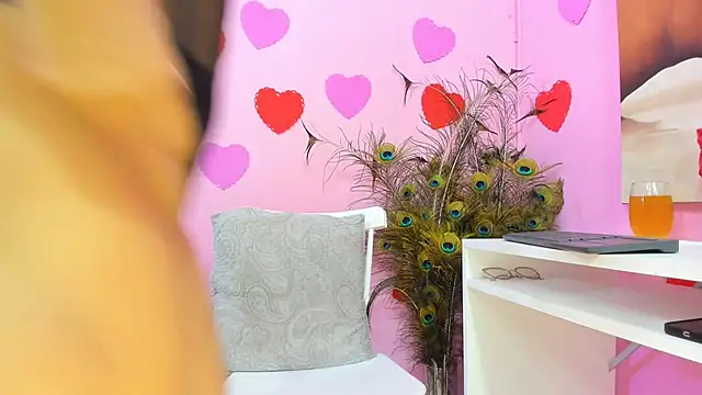 miss--flora online show from 03/08/25, 08:03