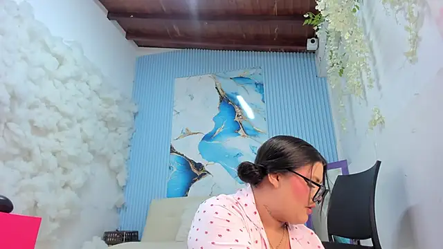 Danniela18  online show from 06/03/26, 12:19