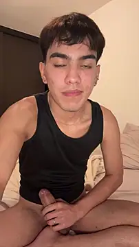 Snapshot of snakeeboy chatting on 03/17/26, 02:27 snakeeboy online show from 03/17/26, 02:27