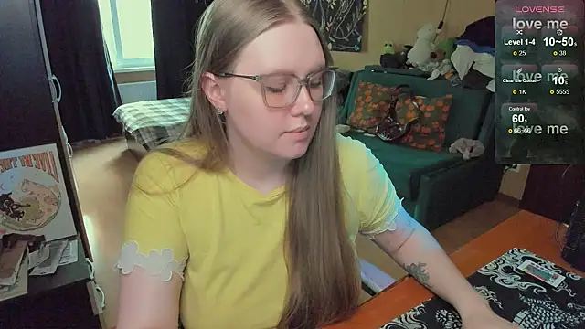Alice Dreamgirl  online show from 05/11/26, 02:45