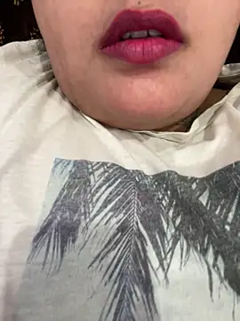 leylafleece online show from 09/15/25, 10:48