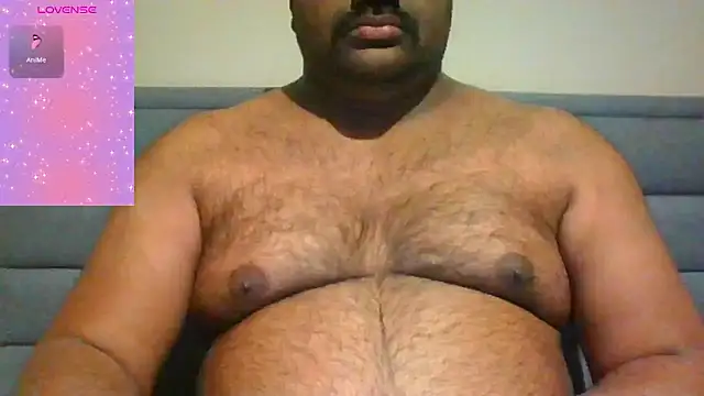 Snapshot of indianbearbot chatting on 12/14/25, 08:57 indianbearbot online show from 12/14/25, 08:57