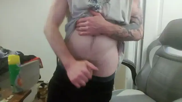 Snapshot of Huntzg23 chatting on 05/04/26, 10:17 Huntzg23 online show from 05/04/26, 10:17