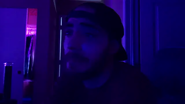 Snapshot of Huntzg23 chatting on 05/06/26, 03:35 Huntzg23 online show from 05/06/26, 03:35