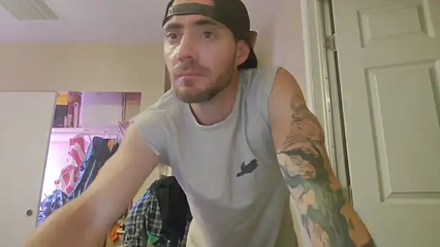 Snapshot of Huntzg23 chatting on 07/11/26, 04:59 Huntzg23 online show from 07/11/26, 04:59