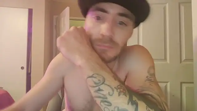 Snapshot of Huntzg23 chatting on 07/20/26, 10:39 Huntzg23 online show from 07/20/26, 10:39