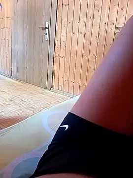 Snapshot of Eleni_Pappa chatting on 09/21/25, 06:48 Eleni Pappa online show from 09/21/25, 06:48