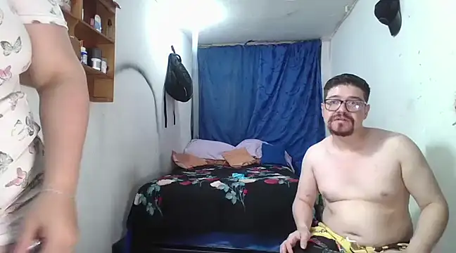 Snapshot of pecadodulce123 chatting on 03/17/25, 02:19 pecadodulce123 online show from 03/17/25, 02:19