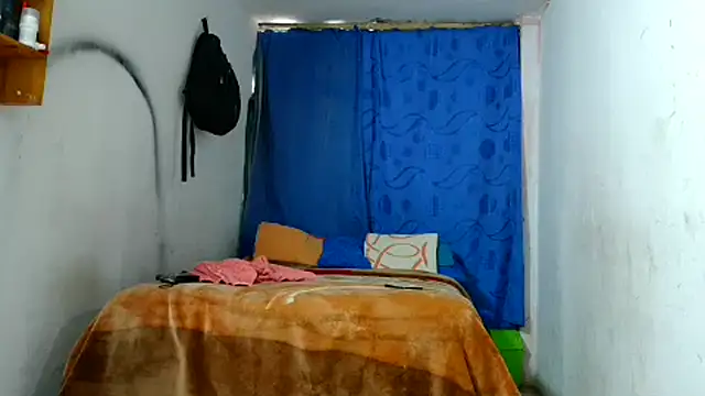 Snapshot of pecadodulce123 chatting on 03/21/25, 05:56 pecadodulce123 online show from 03/21/25, 05:56