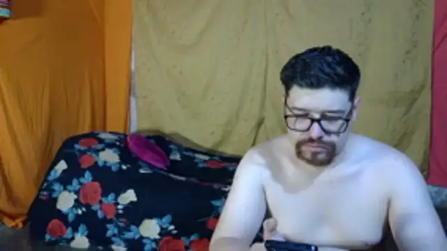 Snapshot of pecadodulce123 chatting on 12/13/25, 10:48 pecadodulce123 online show from 12/13/25, 10:48