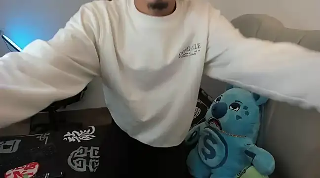 Snapshot of twink_latino5 chatting on 12/20/24, 11:00 twink latino5 online show from 12/20/24, 11:00