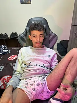 Snapshot of twink_latino5 chatting on 10/14/25, 02:01 twink latino5 online show from 10/14/25, 02:01